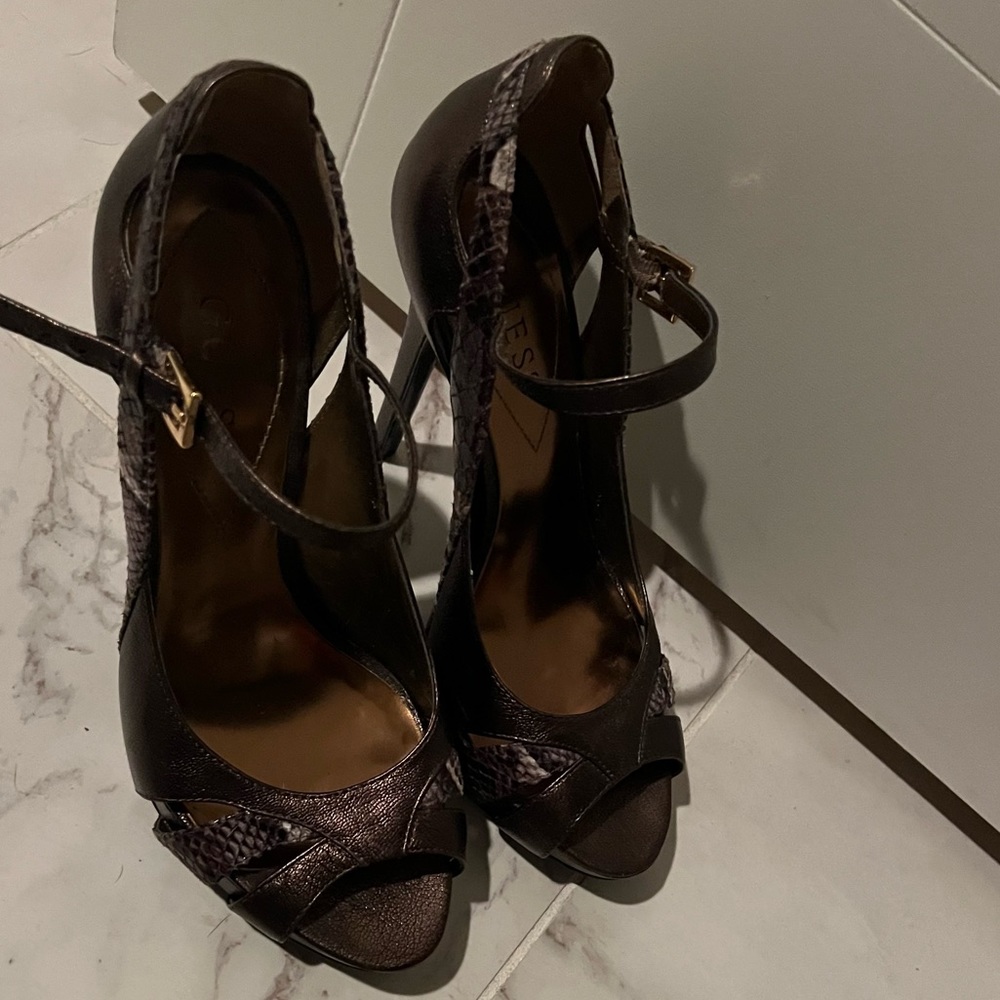Guess Heels Size: 8